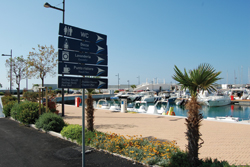 Moderner Yachthafen Marina d'Arechi