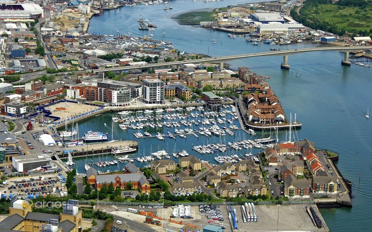 Southampton, Ocean Village Marina