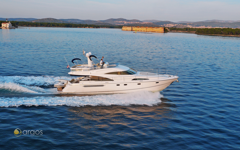 Luxus Motoryacht von NCP & Mare zum chartern in Kroatien