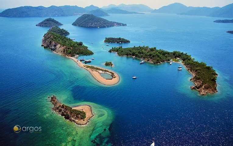 Malerische Buchten und schöne Liegeplätze erwartet Sie bei einem Türkei-Yachtcharter ab Göcek